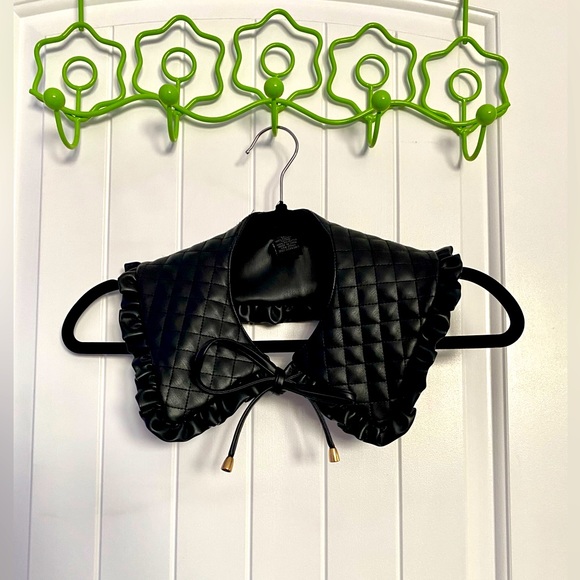 Steve Madden Accessories - 🧡2/$15🧡Quilted detachable collar